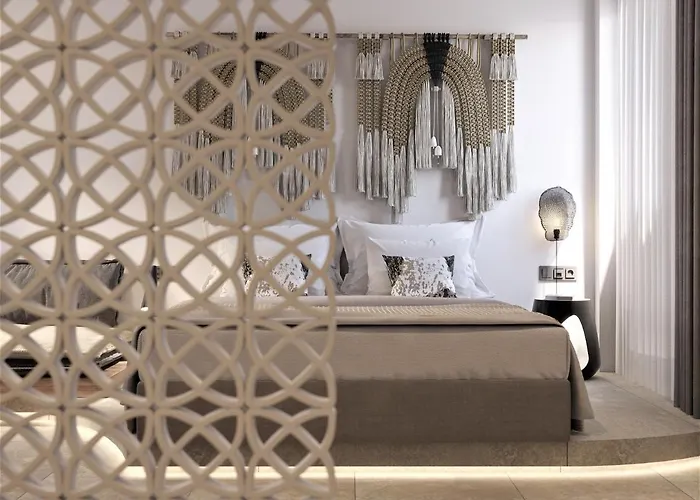 F Fine Suites - Adults Only